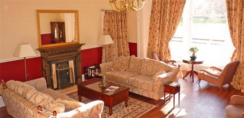 victoria square guest house - stirling hotel sitting room